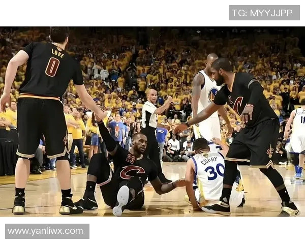 季后赛精彩对决勇士与骑士的巅峰对抗视频回顾与分析